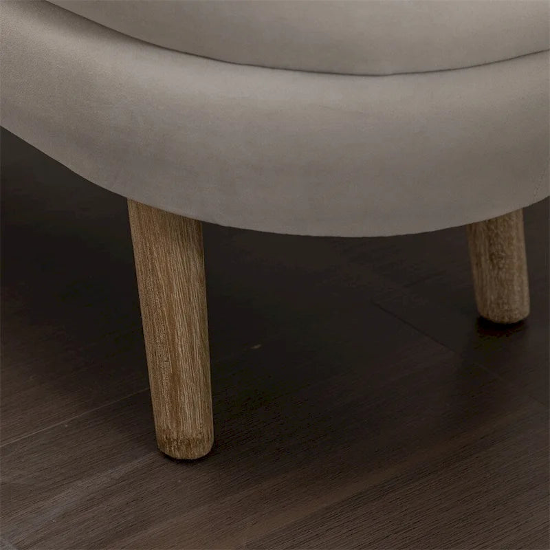 Opbergbankje met houten poten
