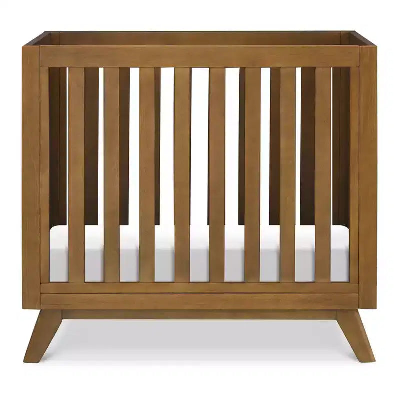 daVinci Otto 3-in-1 Convertible Mini Crib with 4 Mattress