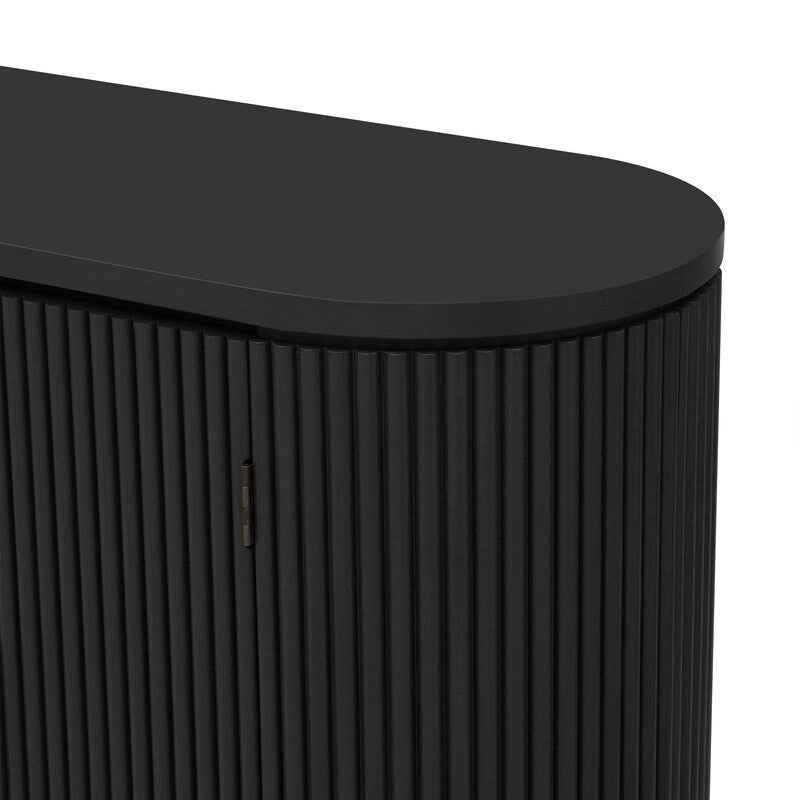 63" Opbergkast met 4 deuren en metalen handgrepen